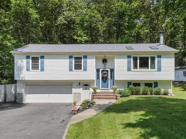13 Riley Court, Monroe, NY 10950