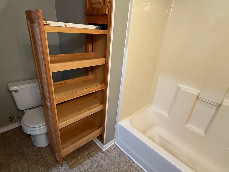 1008 S Lowry St — Photo 16