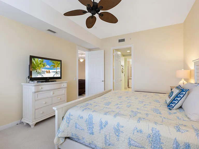 33 Harbour Isle Dr #201 — Photo 14