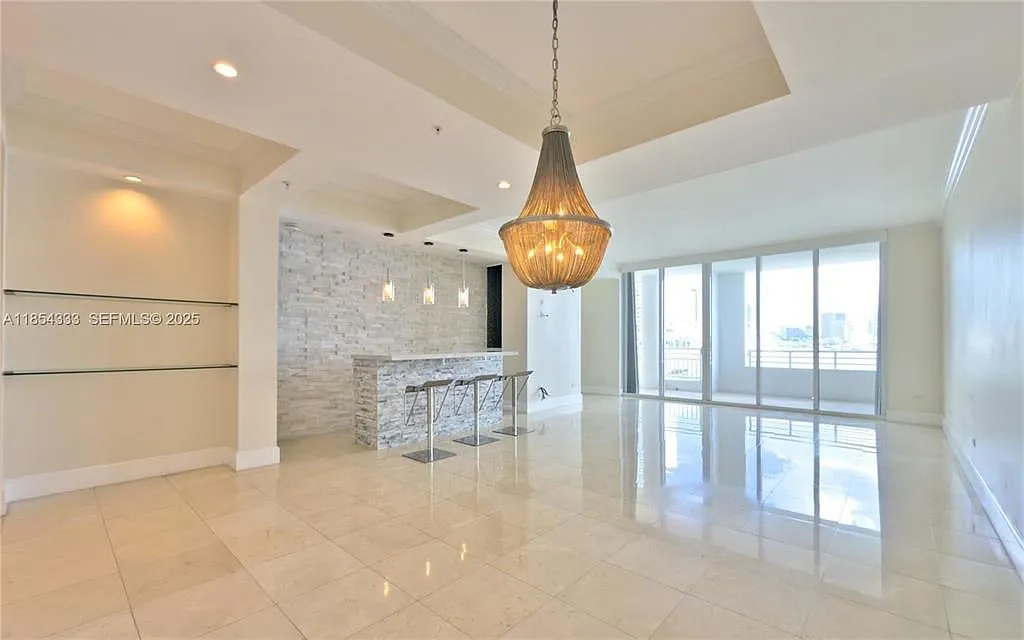 2 bed, 2.0 bath, 1763 sqft, $8,500 — Photo 2