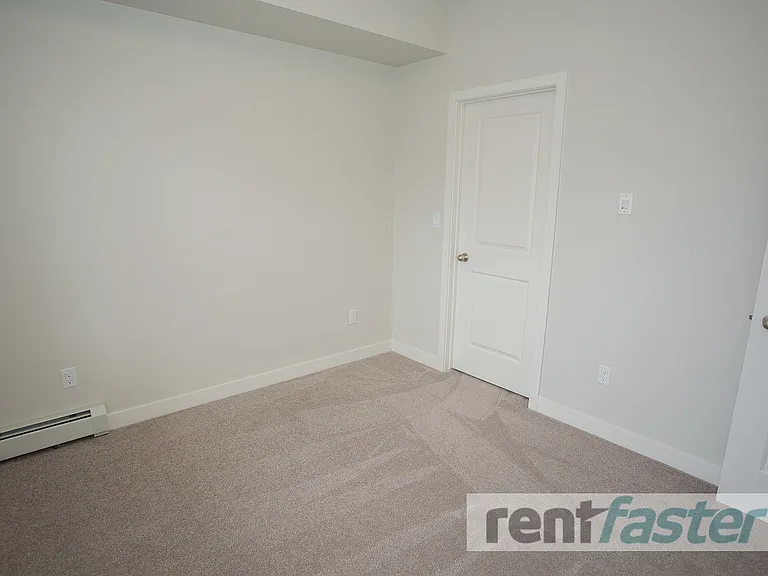 588 Griesbach Parade NW — Photo 14