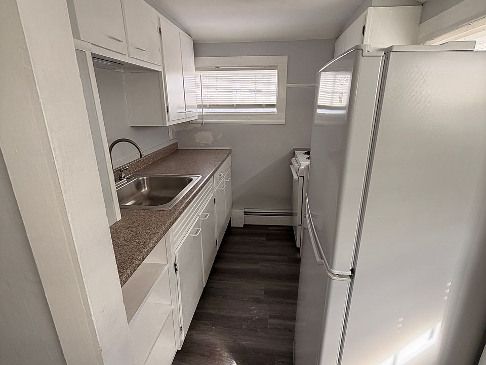 1st image of 28 Broad St #9