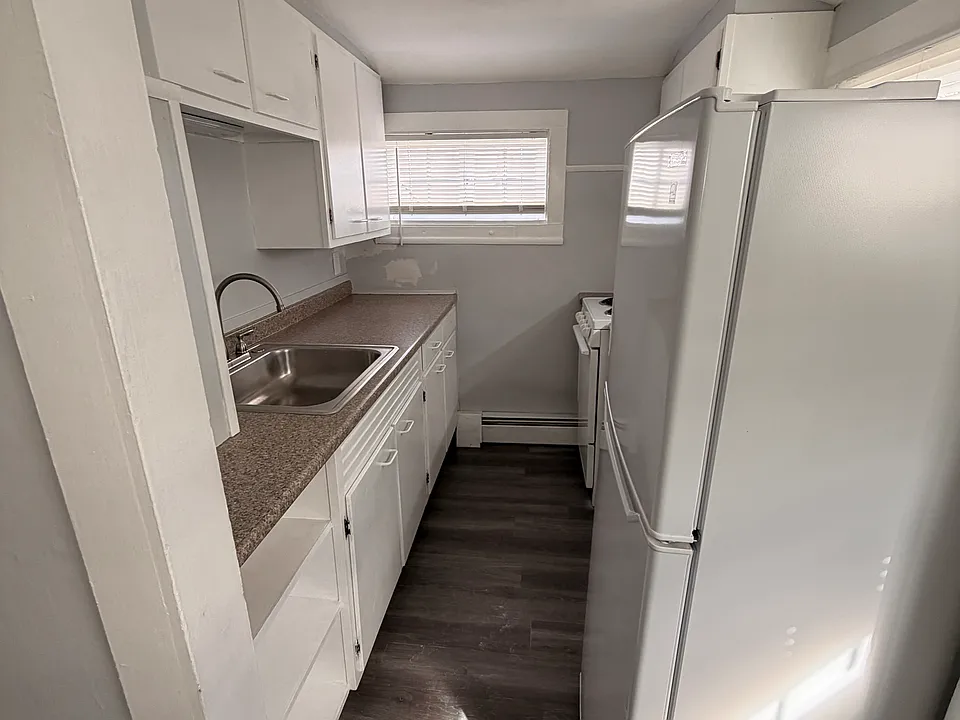 28 Broad St #9