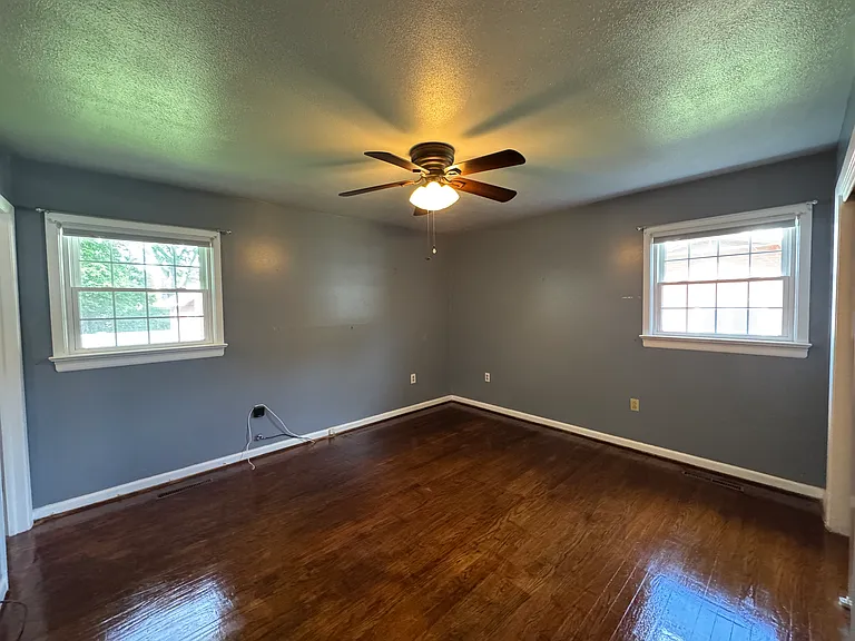 117 Southerland Dr — Photo 13