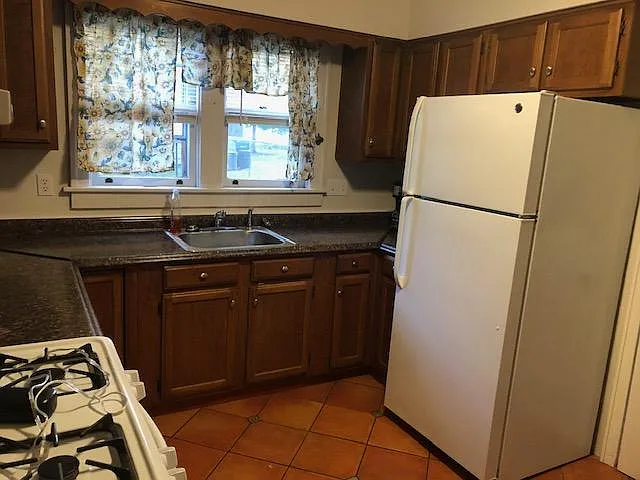61 Sycamore St #1 — Photo 5