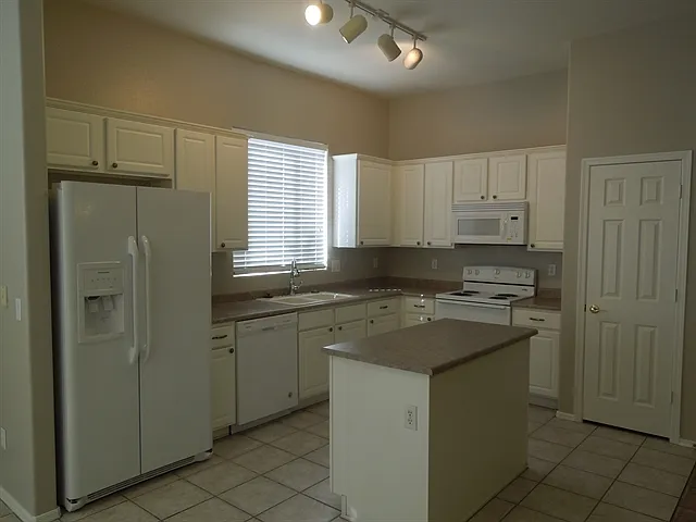 12717 W Earll Dr — Photo 2