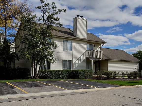 2nd image of 585 E Windgate Ct