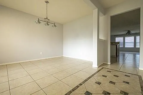 18439 Ranch View Trl — Photo 3