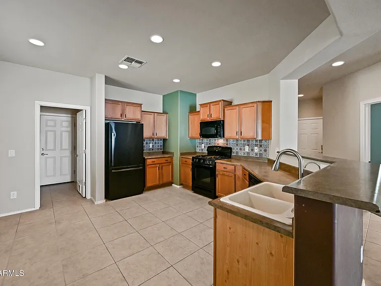 26182 W Tonto Ln — Photo 7