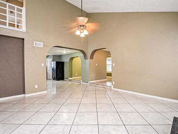 4th image of 7602 Alegria Dr