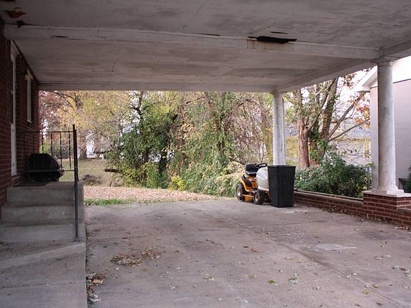 5th image of 212 E Pine St