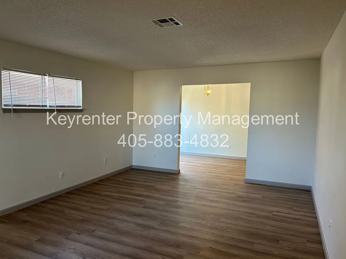 Building Photo - 928 SW 97th St #928