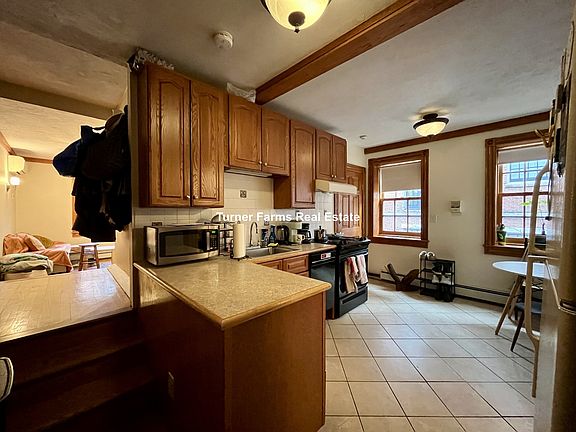3rd image of 61R Anderson St #6R