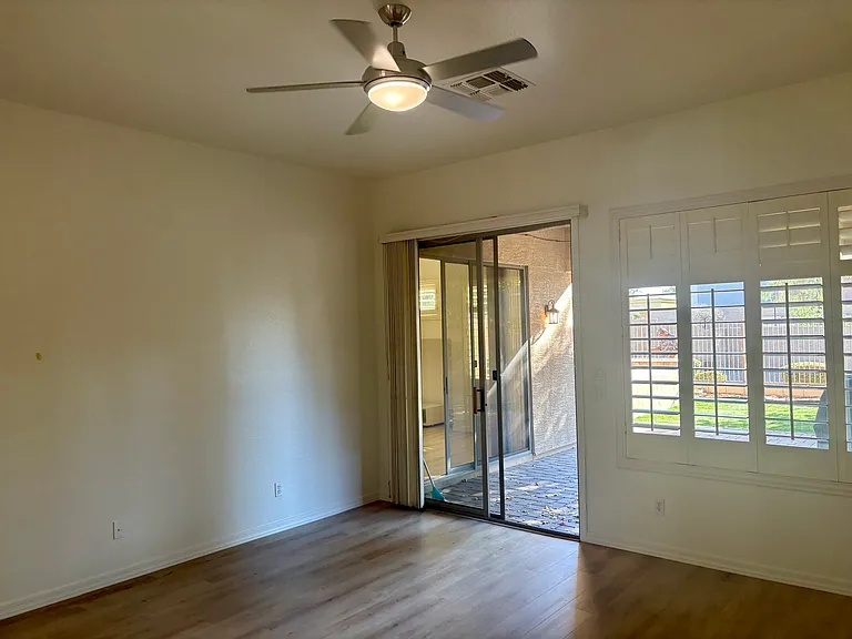 1233 E Kramer Cir — Photo 6