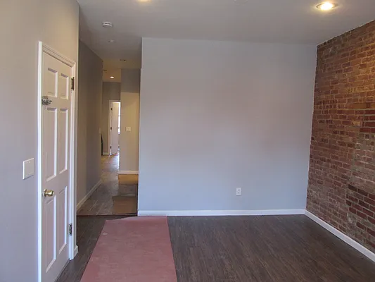 Rented by Windsor Homes Realty Corp | media 28