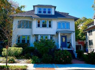 76 Columbia St #1D, Brookline, MA 02446