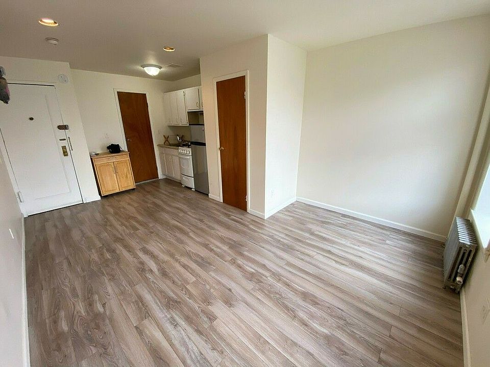 1st image of 326 E 6th St #16