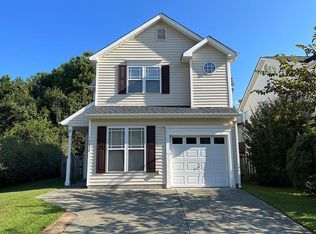 10832 Farmville Rd, Raleigh, NC 27614