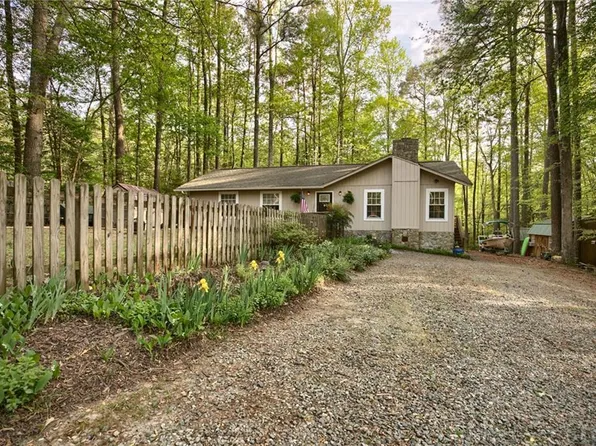 6711 Lake View Dr, Gloucester, VA 23061