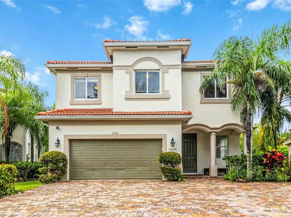 1085 Center Stone Ln, Riviera Beach, FL 33404