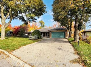 26 Restwell Cres #B2, Toronto, ON M2K 2A3