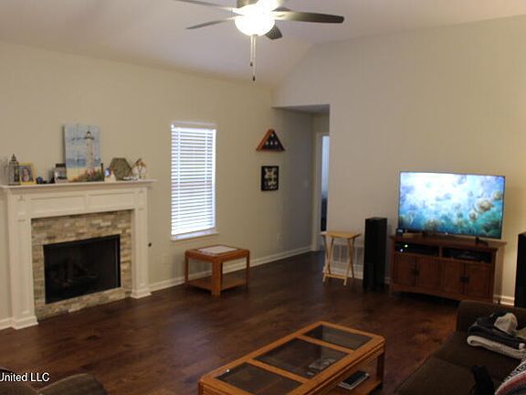 4th image of 2621 Dawnwood Cir S