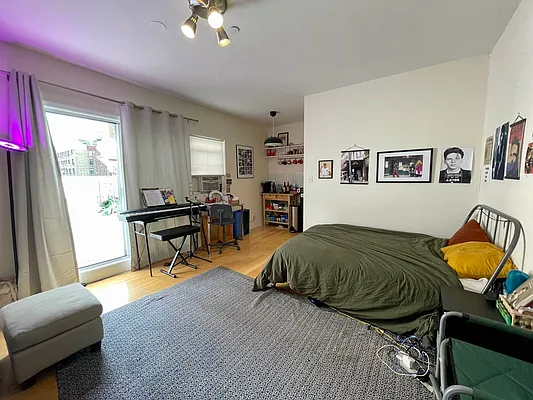 Rented by Bond New York | media 6