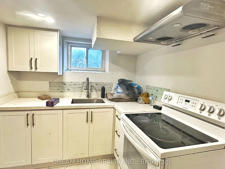 1018 Kennedy Rd #A — Photo 4