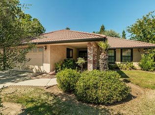 2479 Mitchell Ave, Clovis, CA 93611