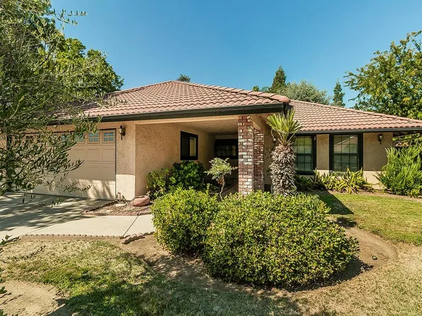 2479 Mitchell Ave, Clovis, CA 93611