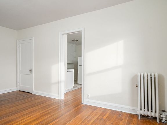 4th image of 3527 Pillsbury Ave S #304