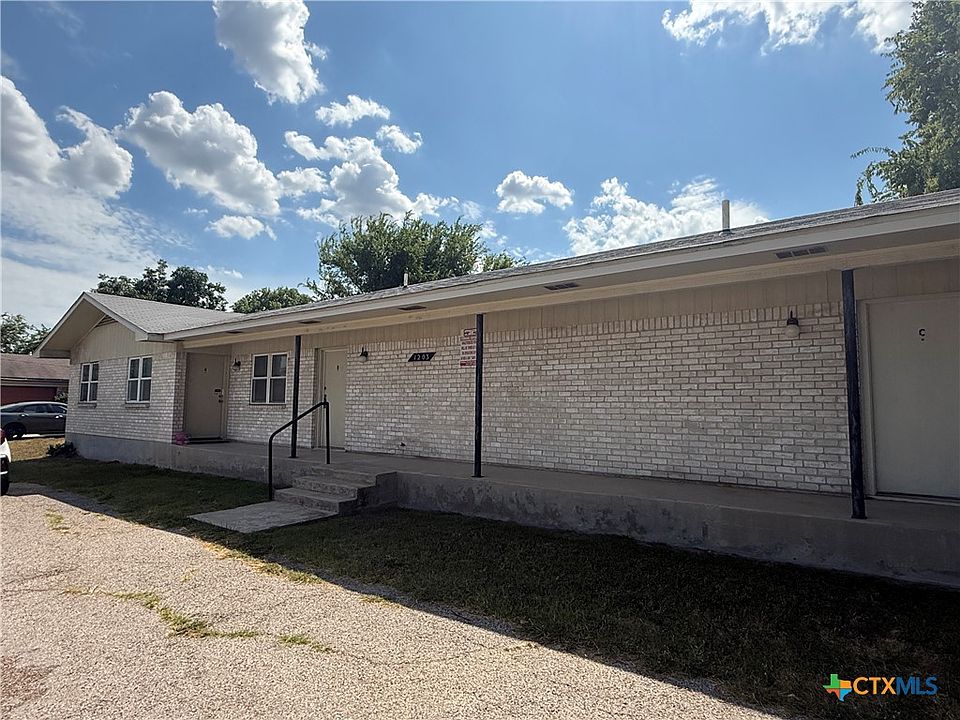 1st image of 1203 Willow Springs Rd
