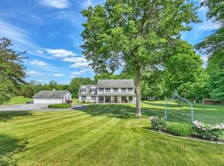 18 Kimberly Dr, Campbell Hall, NY 10916