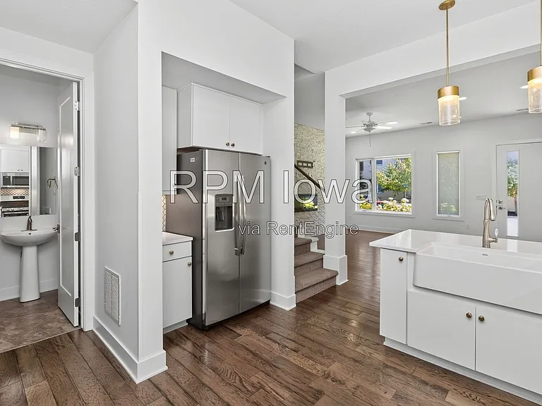 244 E Center St — Photo 11