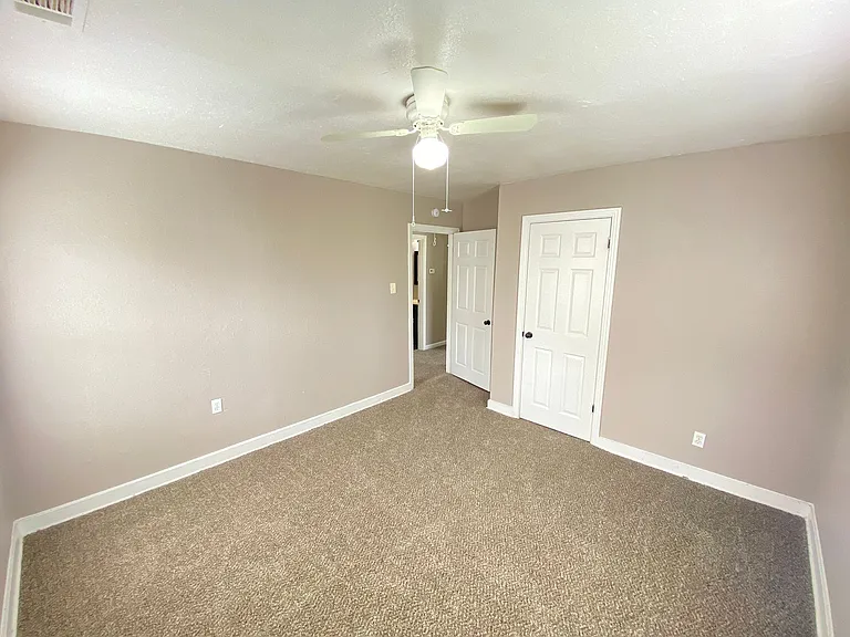 2686 Jeffrey Ave — Photo 10