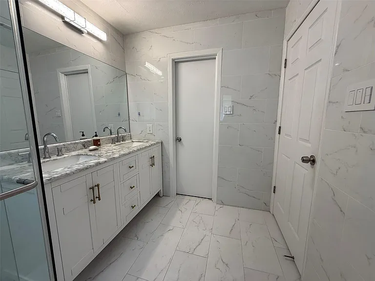 11915 Steppingstone Ln — Photo 28