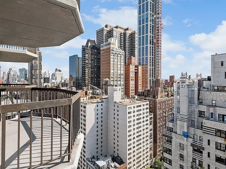 360 E 57th St #12B — Photo 10