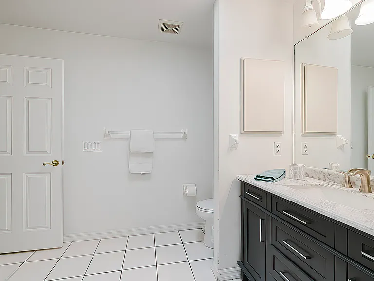 240 N Country Club Dr — Photo 34