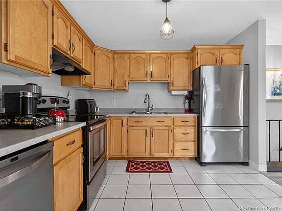 3rd image of 270 Westbrook Cir