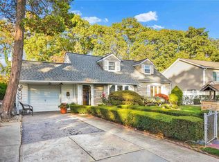 1260 Bretton Rd, Valley Stream, NY 11580