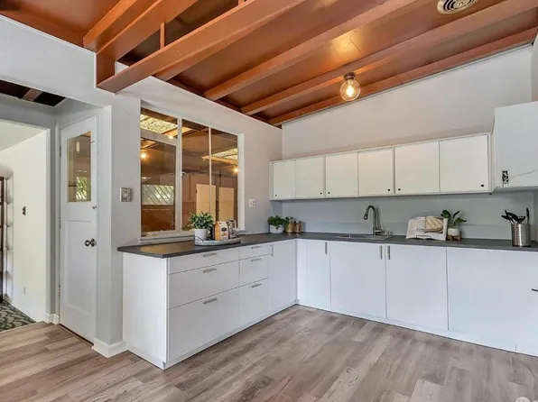 233 W Hemlock Ave, Sunnyvale, CA 94085