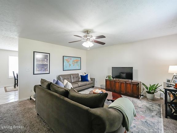 4th image of 11302 Garden Trace Dr