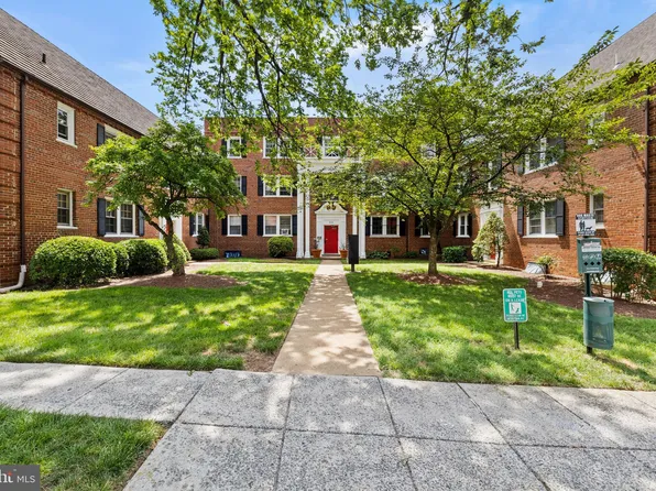 2114 Suitland Ter SE APT 301, Washington, DC 20020