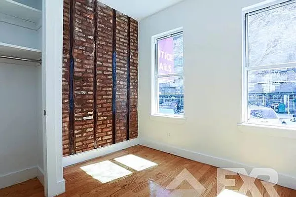 Rented by EXR | media 2