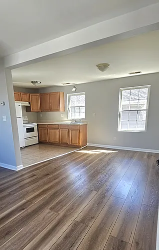129 Main St Photo 1