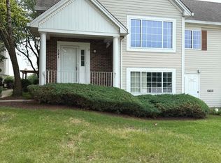 321 Whispering Ct, Bolingbrook, IL 60440