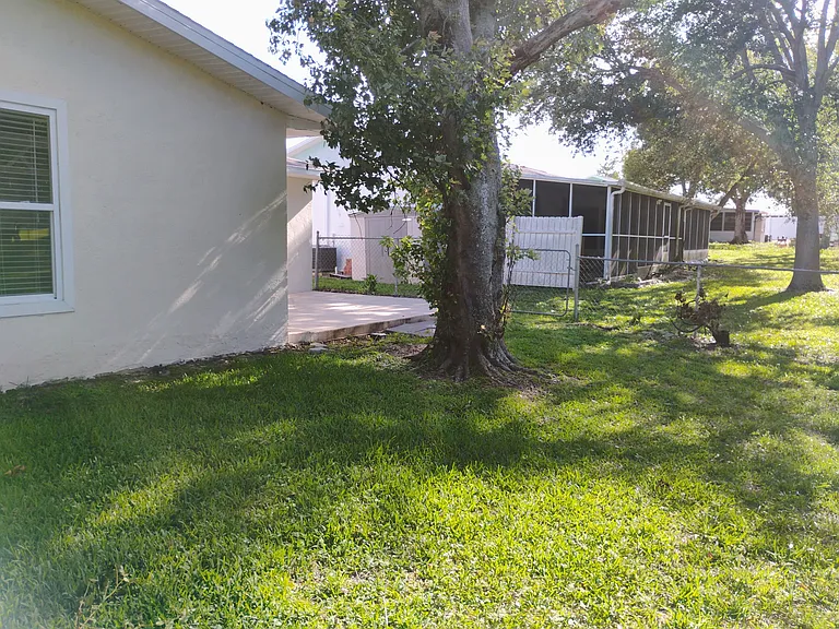 1067 York Way — Photo 30