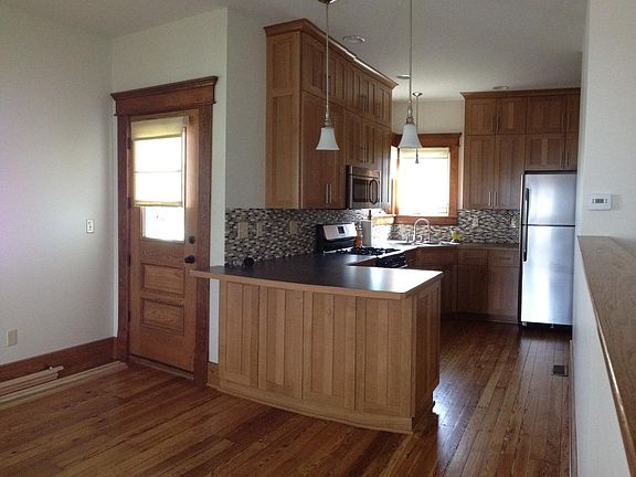 4th image of 611 9th St