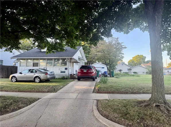 2152 E Decatur St, Decatur, IL 62521