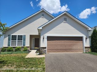 654 Timberline Ln, Whiting, NJ 08759